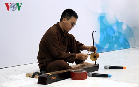 Dan bau (monochord) embodies Vietnamese culture  - ảnh 1